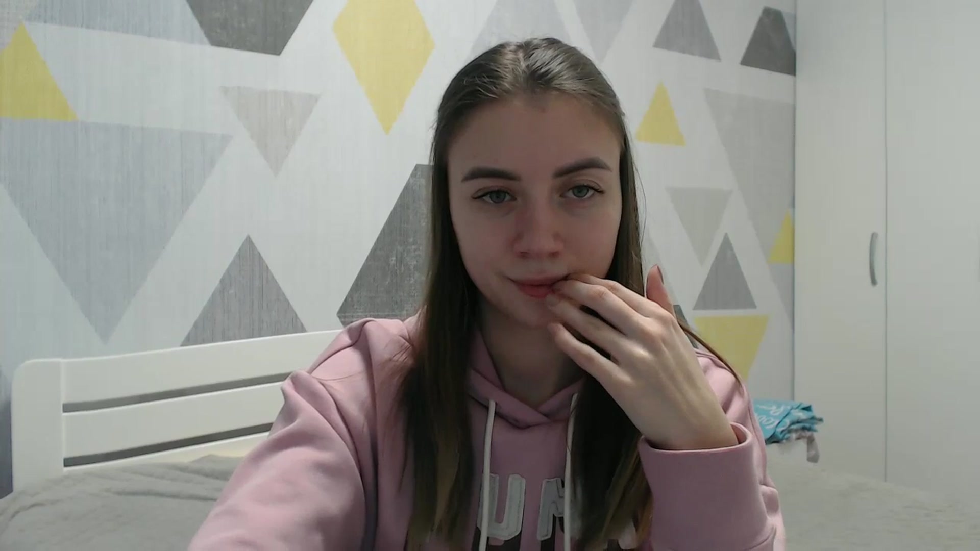 Gallery image thumbnail from Sulfate0's myfreecams stream on, 01/22/2026, 11:25 image 10 of 20