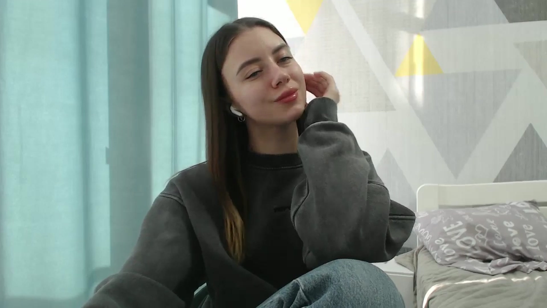 Gallery image thumbnail from Sulfate0's myfreecams stream on, 02/01/2026, 12:25 image 6 of 20