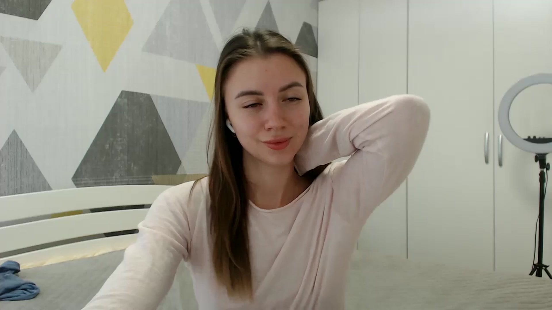 Gallery image thumbnail from Sulfate0's myfreecams stream on, 03/19/2026, 12:18 image 12 of 20