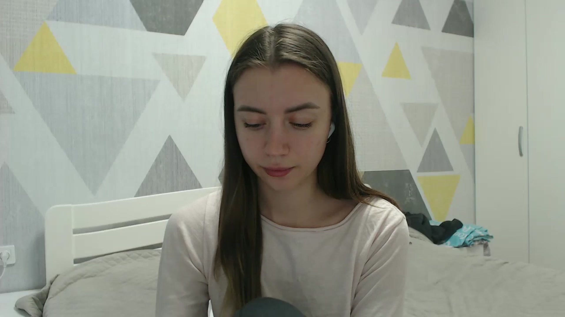 Gallery image thumbnail from Sulfate0's myfreecams stream on, 04/01/2026, 13:04 image 19 of 20