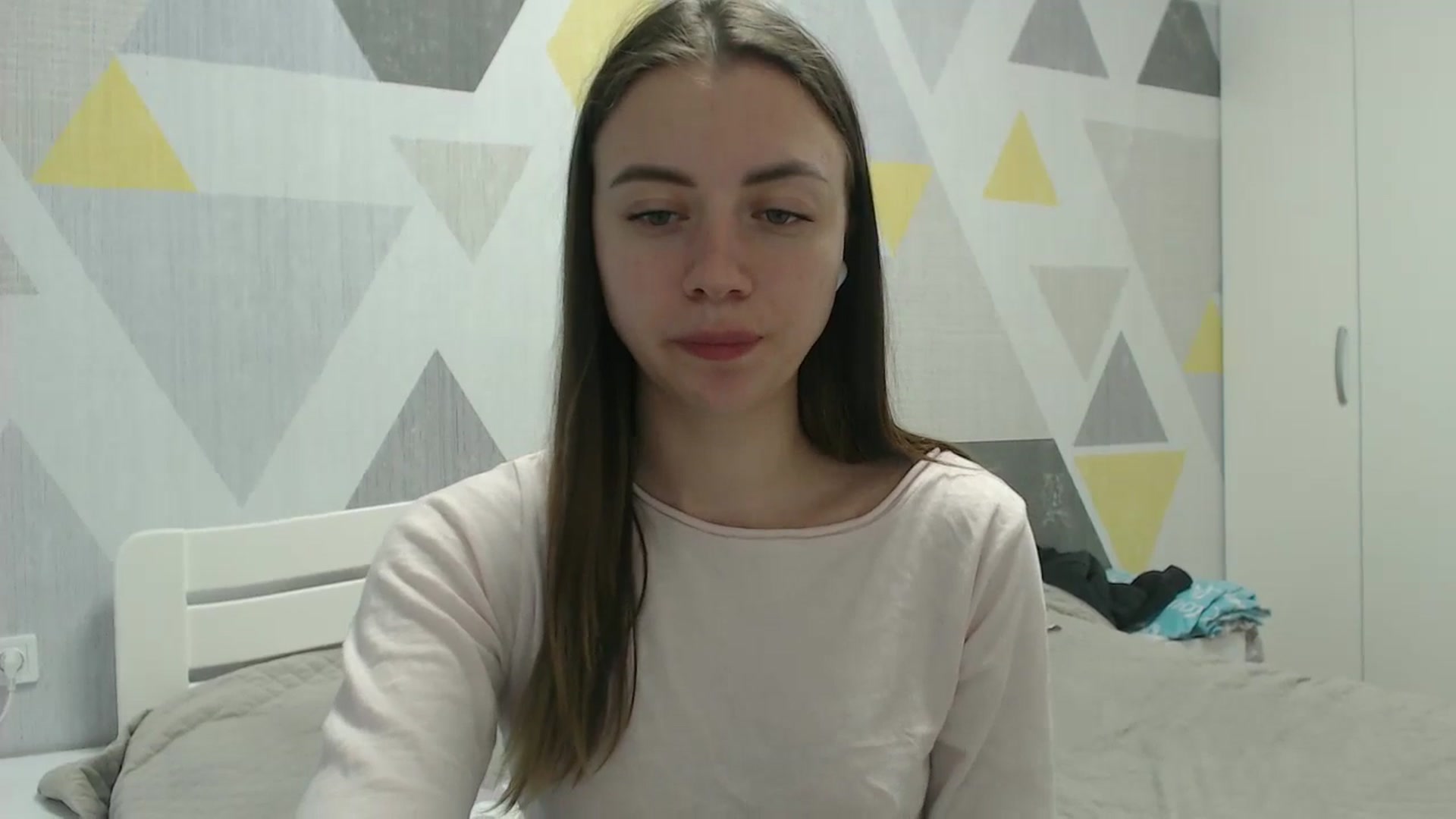 Gallery image thumbnail from Sulfate0's myfreecams stream on, 04/01/2026, 13:04 image 17 of 20