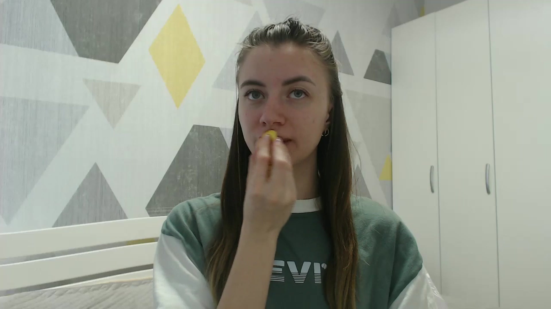 Gallery image thumbnail from Sulfate0's myfreecams stream on, 04/03/2026, 08:26 image 18 of 20