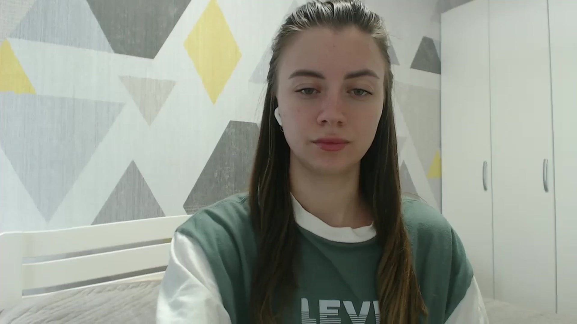Gallery image thumbnail from Sulfate0's myfreecams stream on, 04/03/2026, 10:42 image 18 of 20