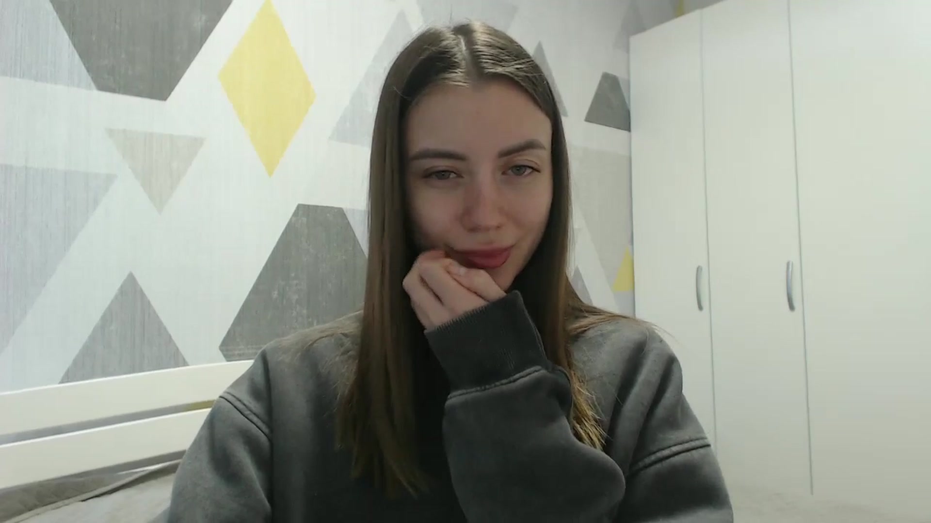 Gallery image thumbnail from Sulfate0's myfreecams stream on, 04/07/2026, 07:40 image 18 of 20