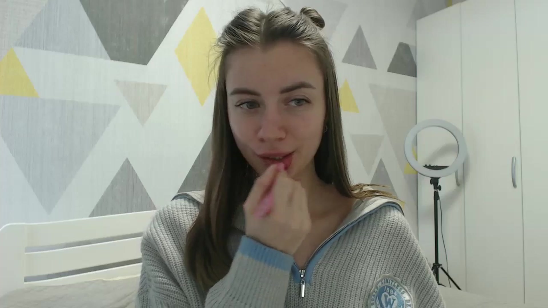 Gallery image thumbnail from Sulfate0's myfreecams stream on, 04/23/2026, 08:00 image 14 of 20