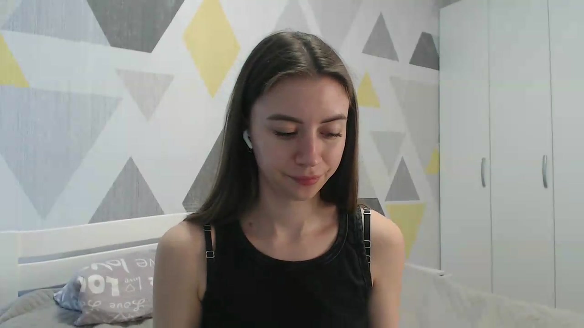 Gallery image thumbnail from Sulfate0's myfreecams stream on, 05/07/2026, 09:39 image 13 of 20