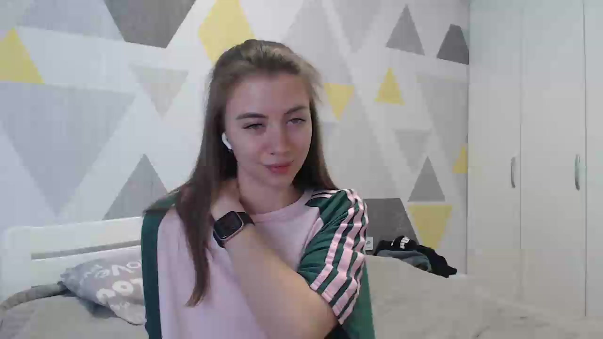 Gallery image thumbnail from Sulfate0's myfreecams stream on, 05/17/2026, 08:41 image 6 of 20