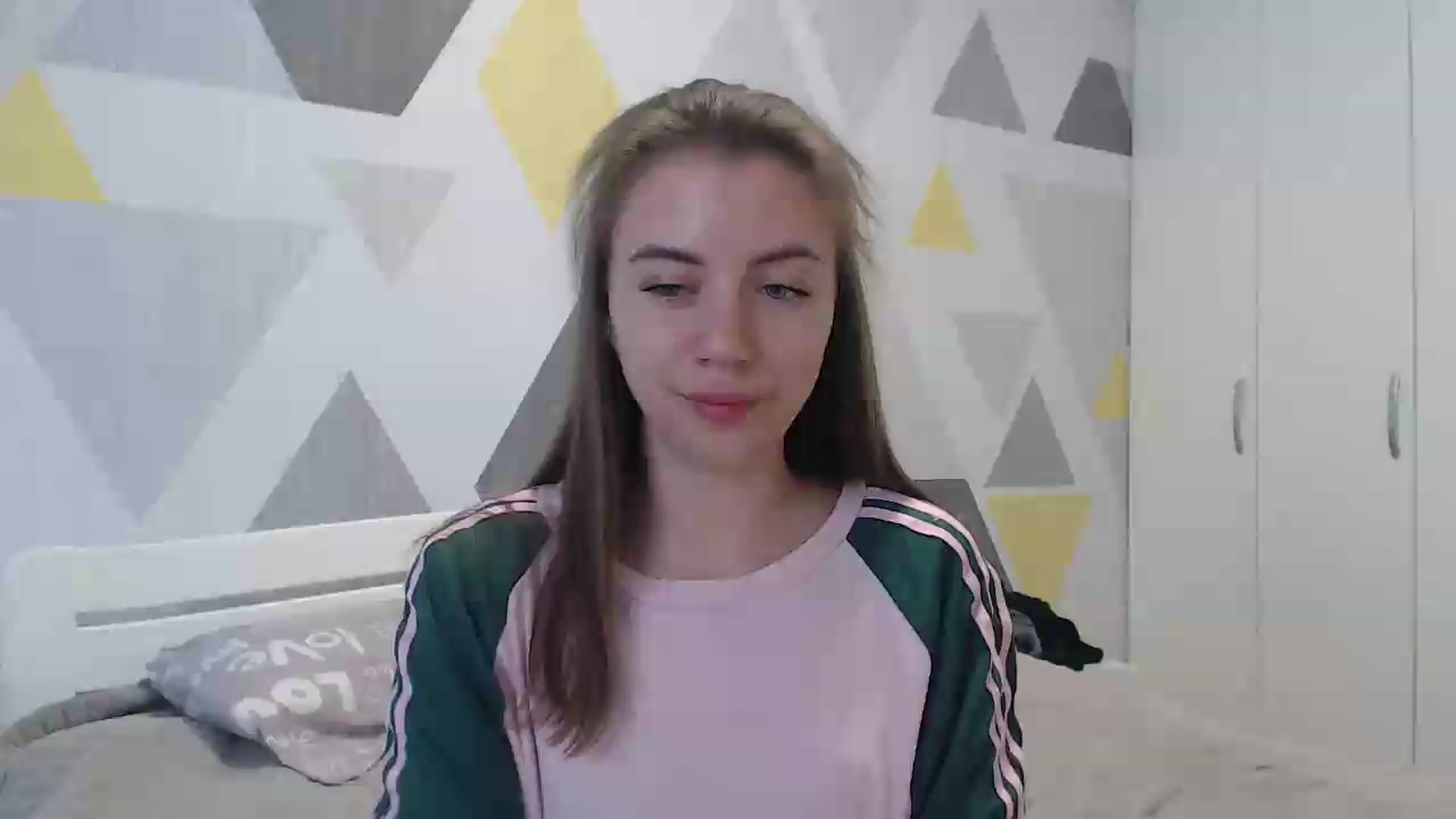 Gallery image thumbnail from Sulfate0's myfreecams stream on, 05/17/2026, 08:41 image 13 of 20
