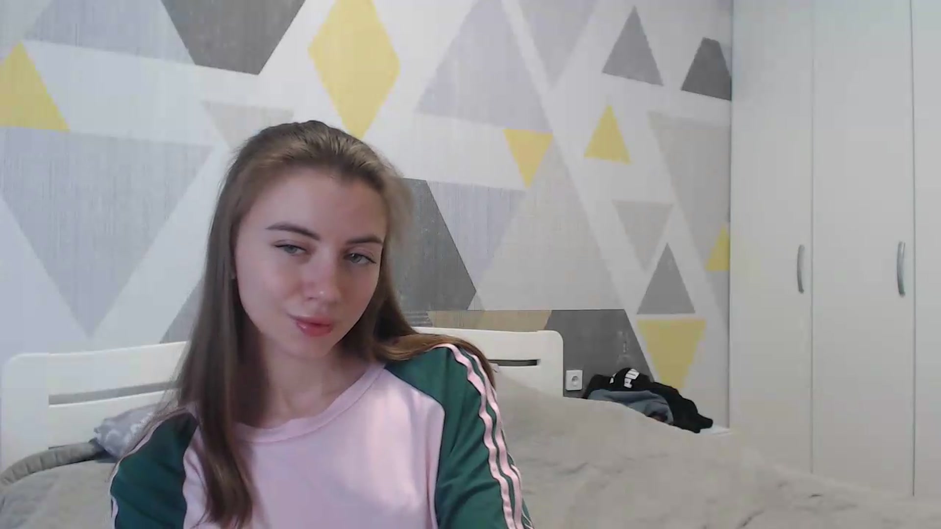 Gallery image thumbnail from Sulfate0's myfreecams stream on, 05/17/2026, 08:41 image 16 of 20