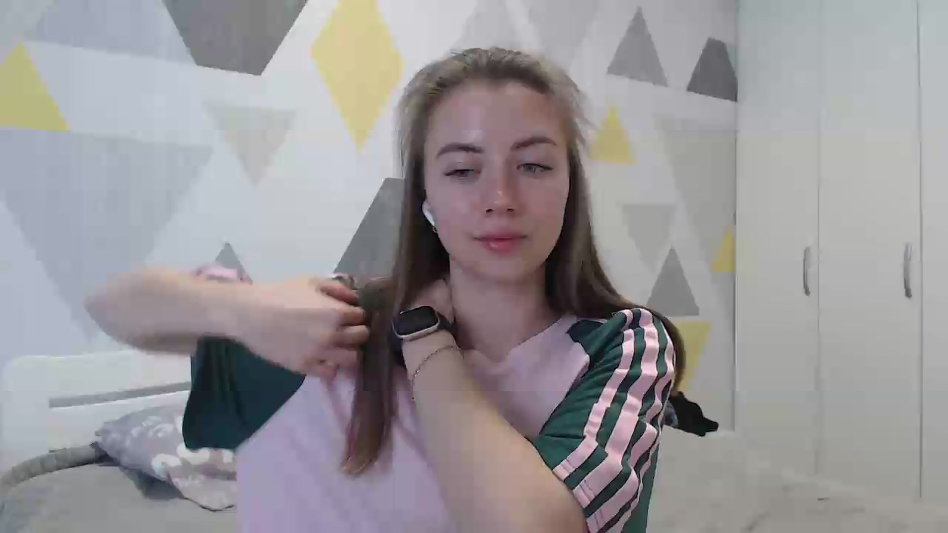 Gallery image thumbnail from Sulfate0's myfreecams stream on, 05/17/2026, 08:41 image 10 of 20