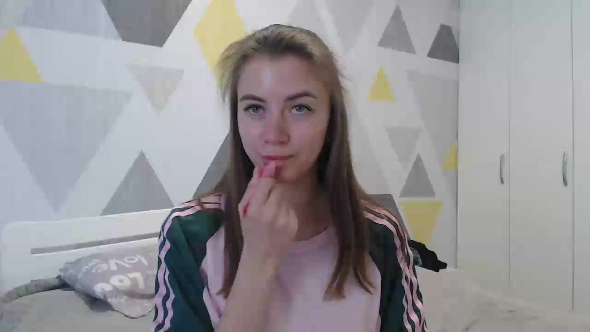 Gallery image thumbnail from Sulfate0's myfreecams stream on, 05/17/2026, 08:41 image 4 of 20