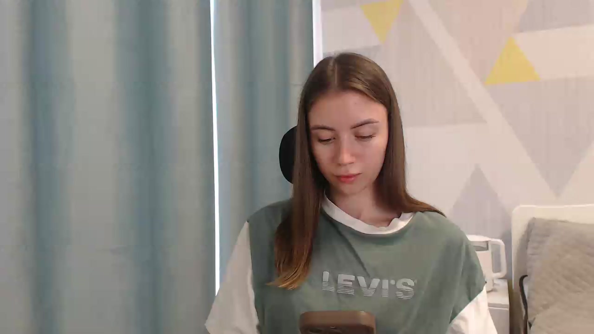 Gallery image thumbnail from Sulfate0's myfreecams stream on, 05/18/2026, 07:23 image 15 of 20