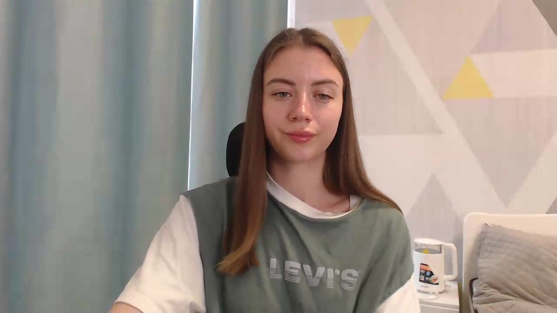 Gallery image thumbnail from Sulfate0's myfreecams stream on, 05/18/2026, 08:37 image 11 of 20