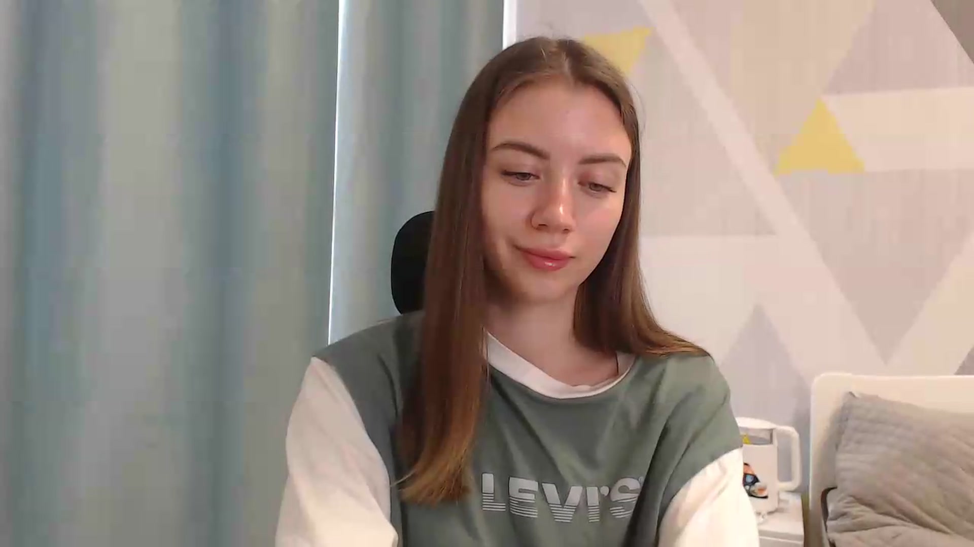 Gallery image thumbnail from Sulfate0's myfreecams stream on, 05/18/2026, 08:37 image 9 of 20