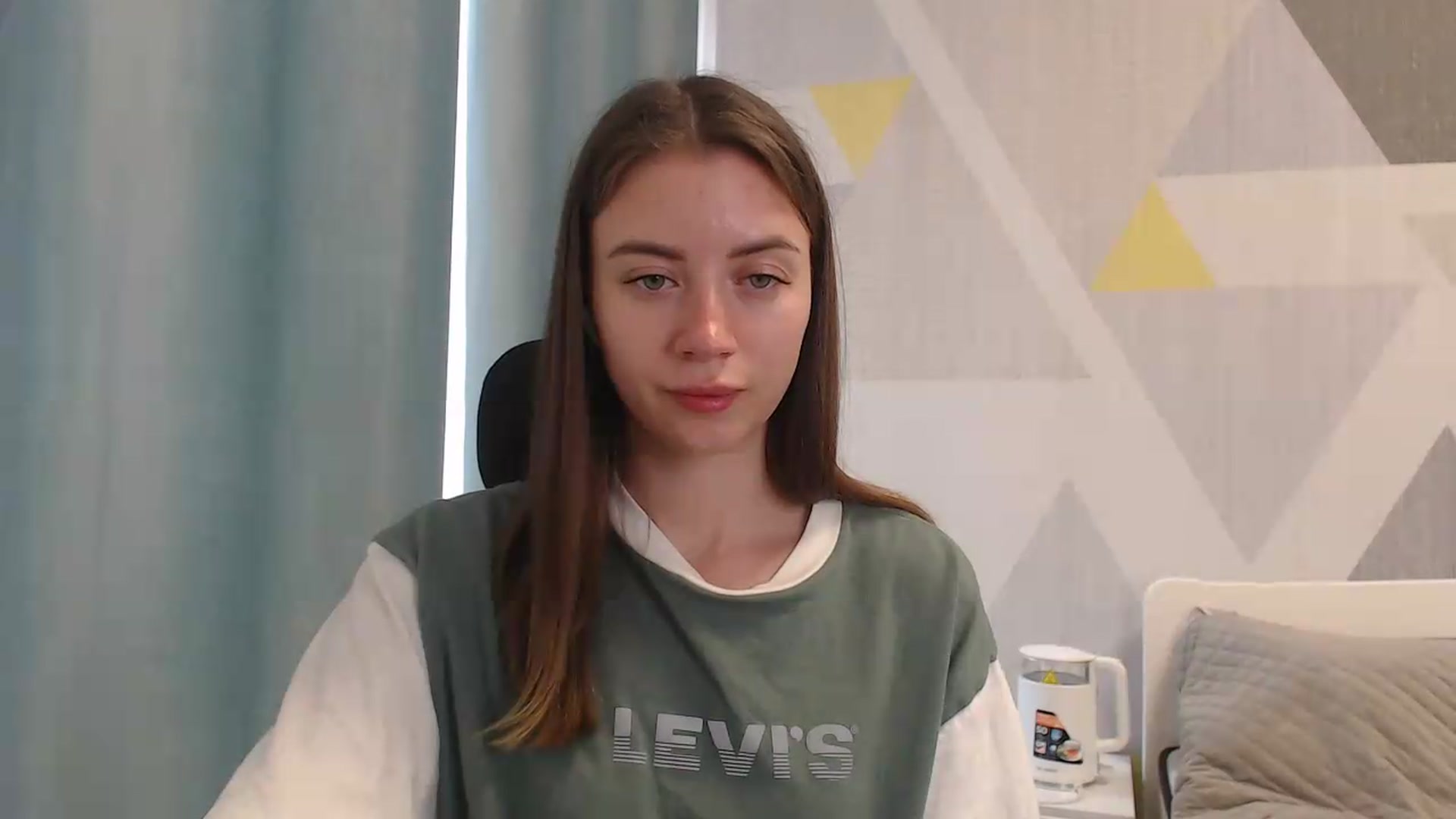 Gallery image thumbnail from Sulfate0's myfreecams stream on, 05/18/2026, 10:16 image 17 of 20