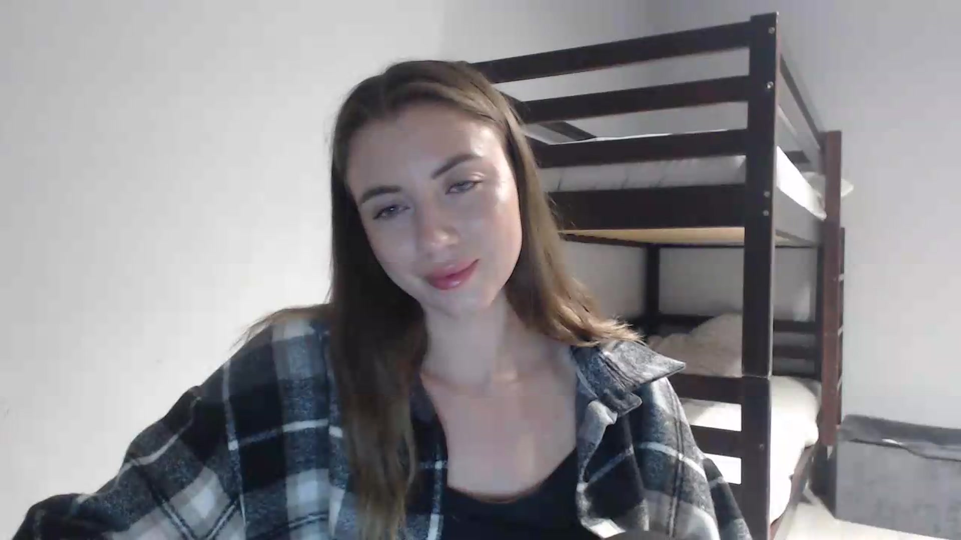 Gallery image thumbnail from Sulfate0's myfreecams stream on, 05/30/2026, 21:59 image 17 of 20