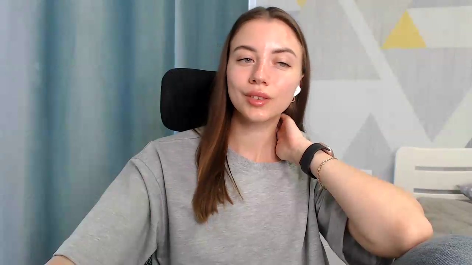 Gallery image thumbnail from Sulfate0's myfreecams stream on, 06/05/2026, 09:25 image 17 of 20