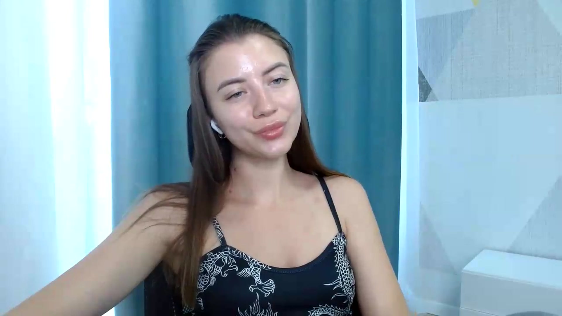 Gallery image thumbnail from Sulfate0's myfreecams stream on, 06/09/2026, 07:15 image 4 of 20