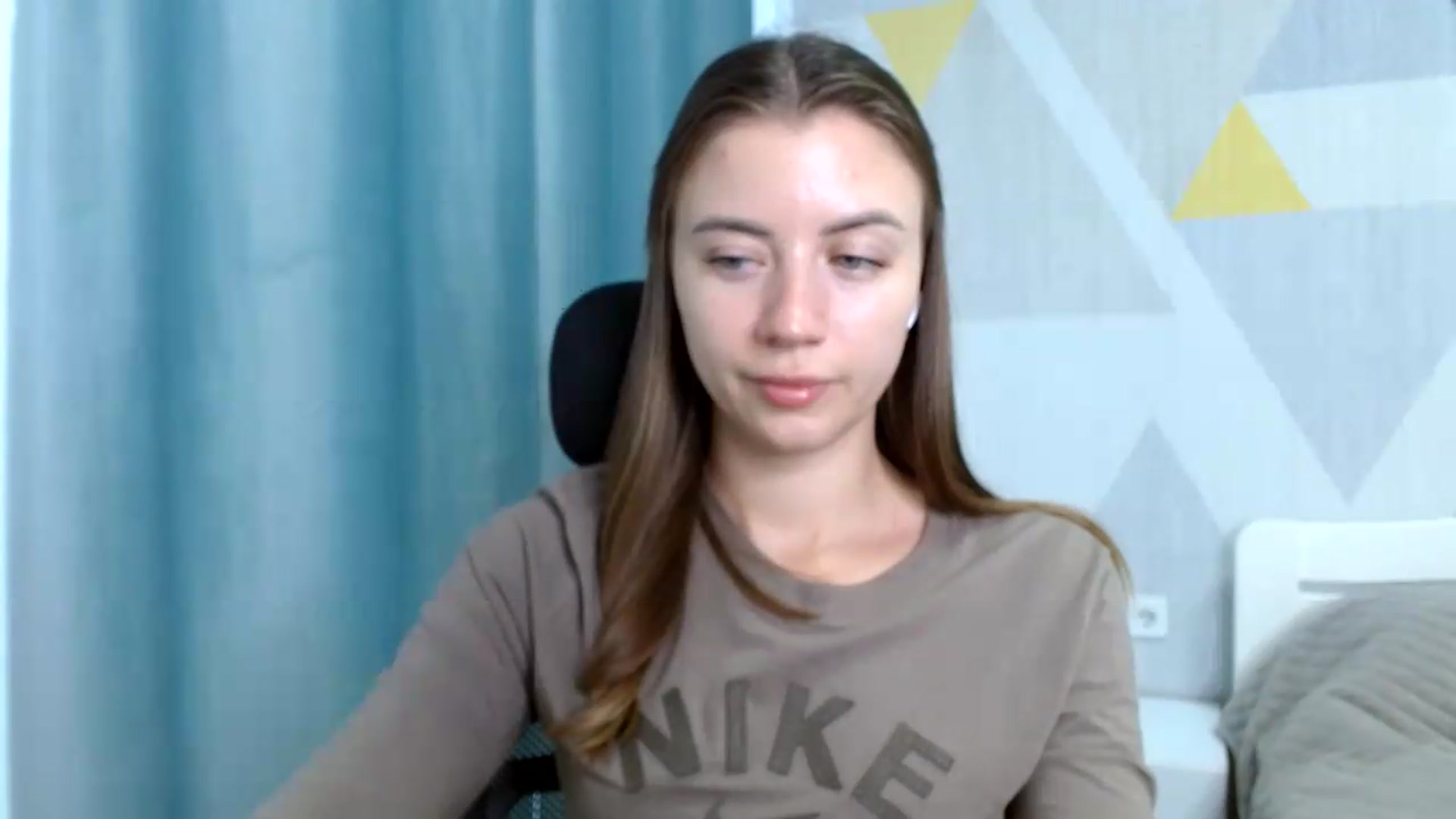 Gallery image thumbnail from Sulfate0's myfreecams stream on, 06/15/2026, 07:06 image 12 of 20