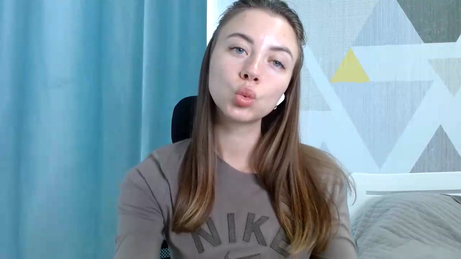 Gallery image thumbnail from Sulfate0's myfreecams stream on, 06/15/2026, 10:22 image 10 of 20