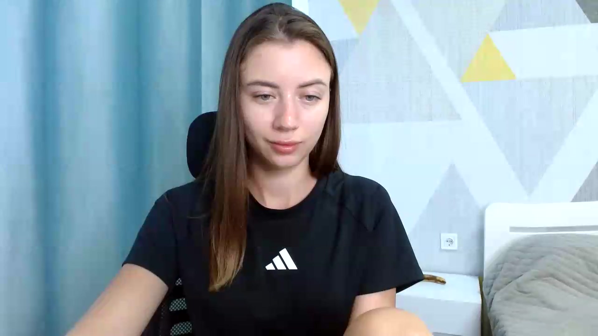 Gallery image thumbnail from Sulfate0's myfreecams stream on, 06/19/2026, 07:35 image 19 of 20