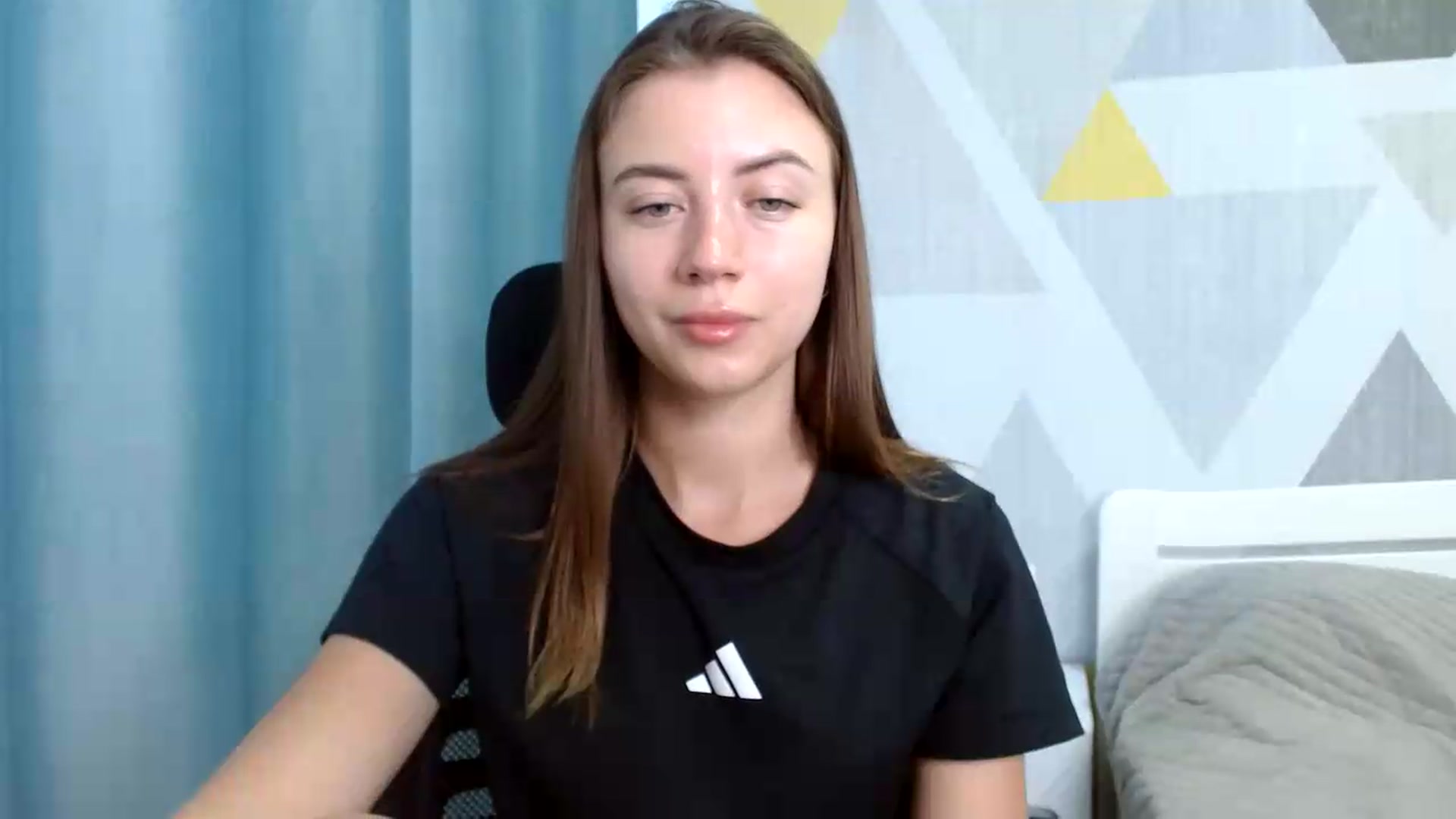 Gallery image thumbnail from Sulfate0's myfreecams stream on, 06/19/2026, 07:35 image 18 of 20