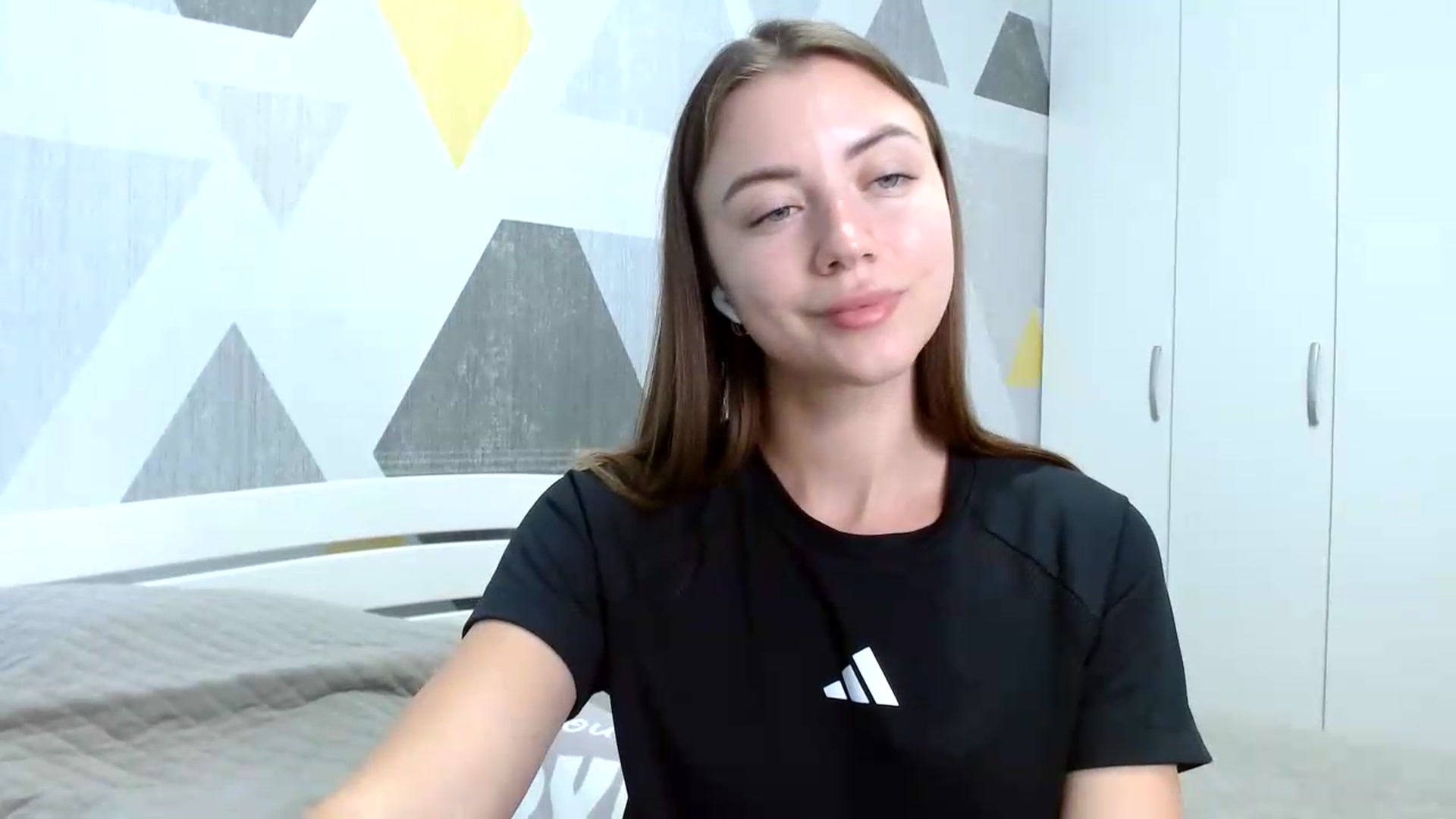 Gallery image thumbnail from Sulfate0's myfreecams stream on, 06/19/2026, 09:32 image 3 of 20