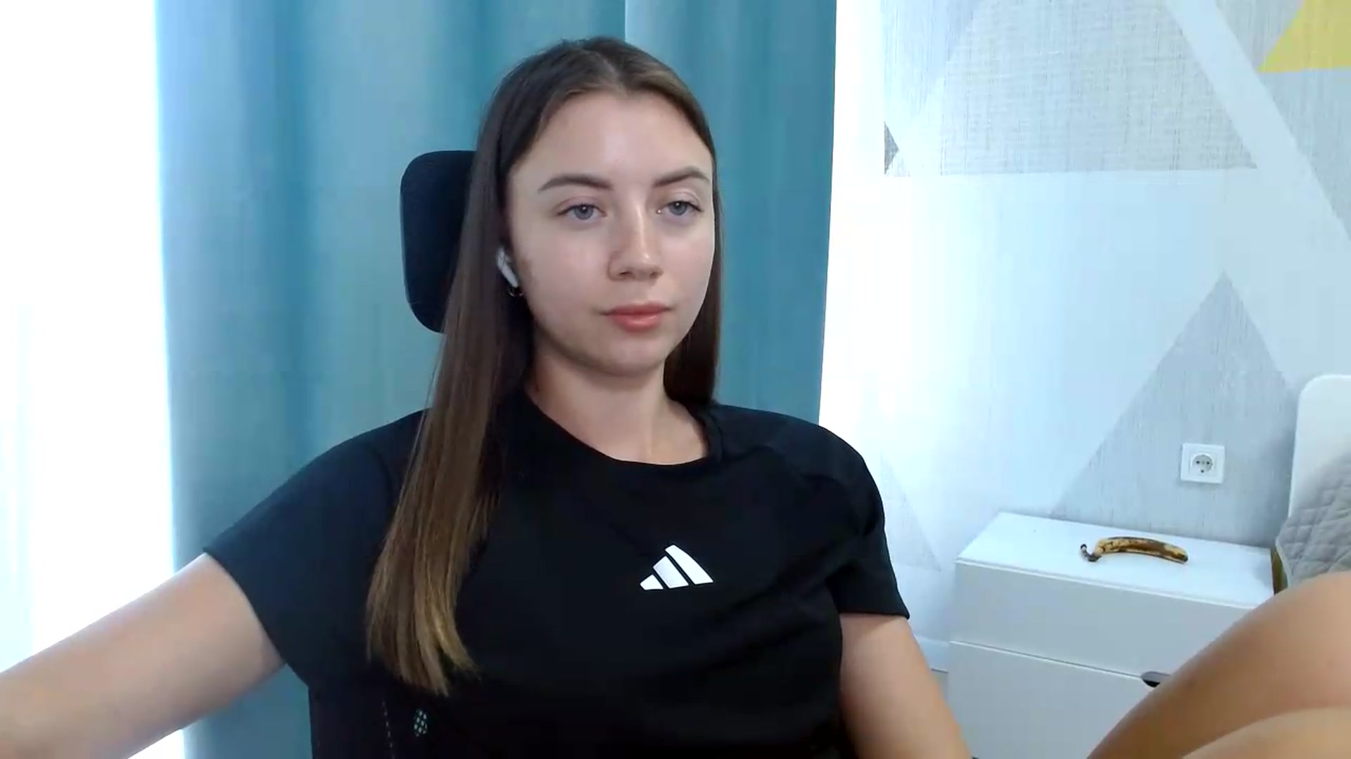 Gallery image thumbnail from Sulfate0's myfreecams stream on, 06/19/2026, 09:52 image 14 of 20