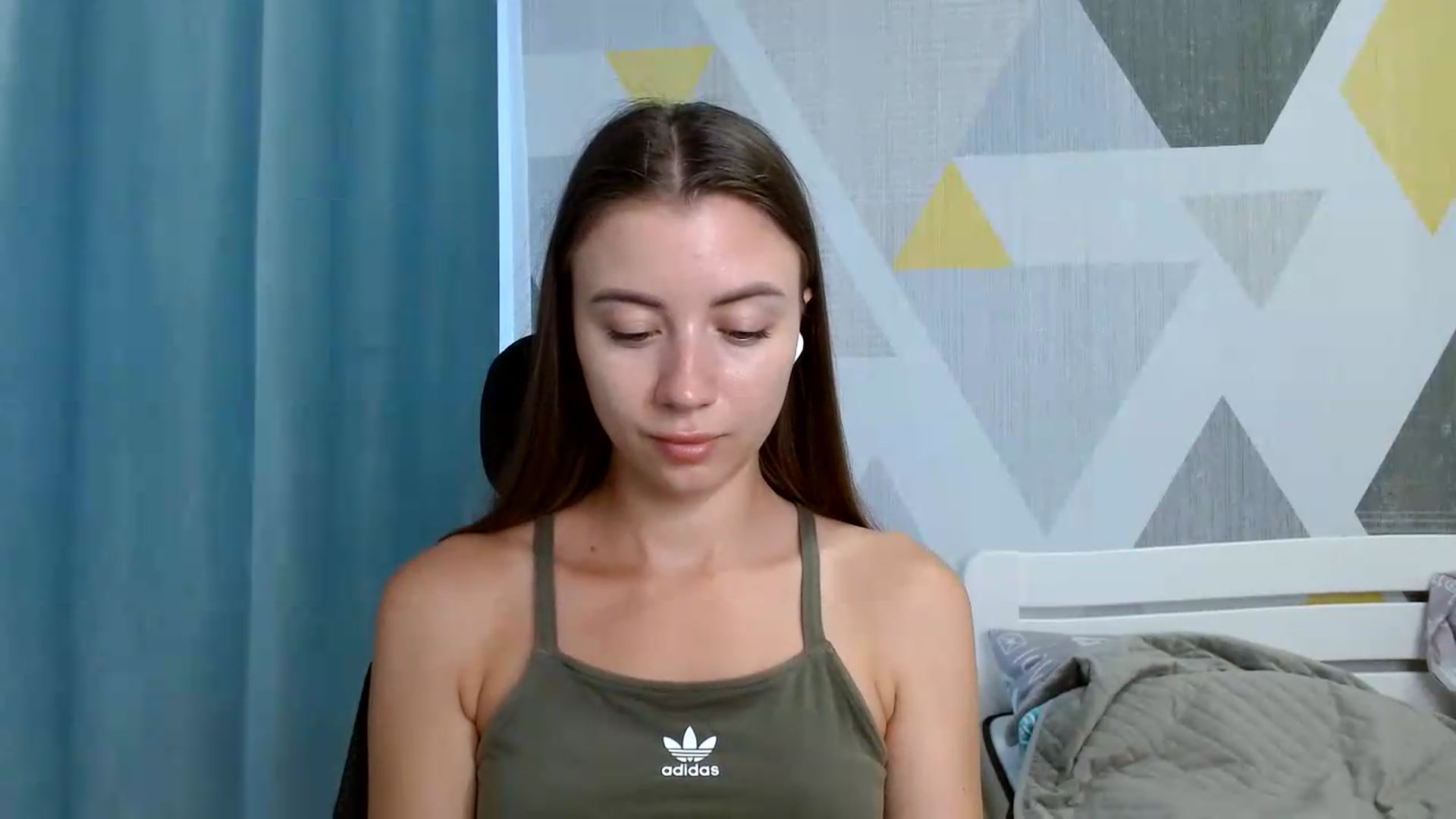 Gallery image thumbnail from Sulfate0's myfreecams stream on, 06/25/2026, 06:33 image 12 of 20