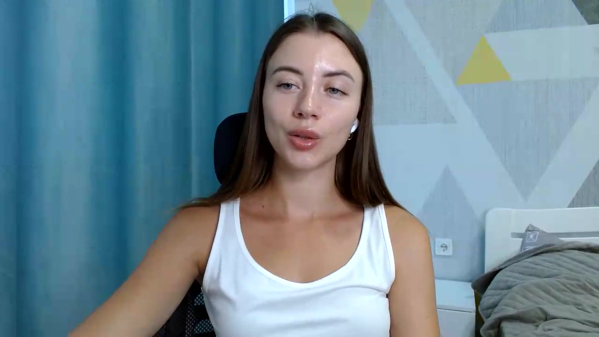 Gallery image thumbnail from Sulfate0's myfreecams stream on, 07/18/2026, 09:20 image 17 of 20