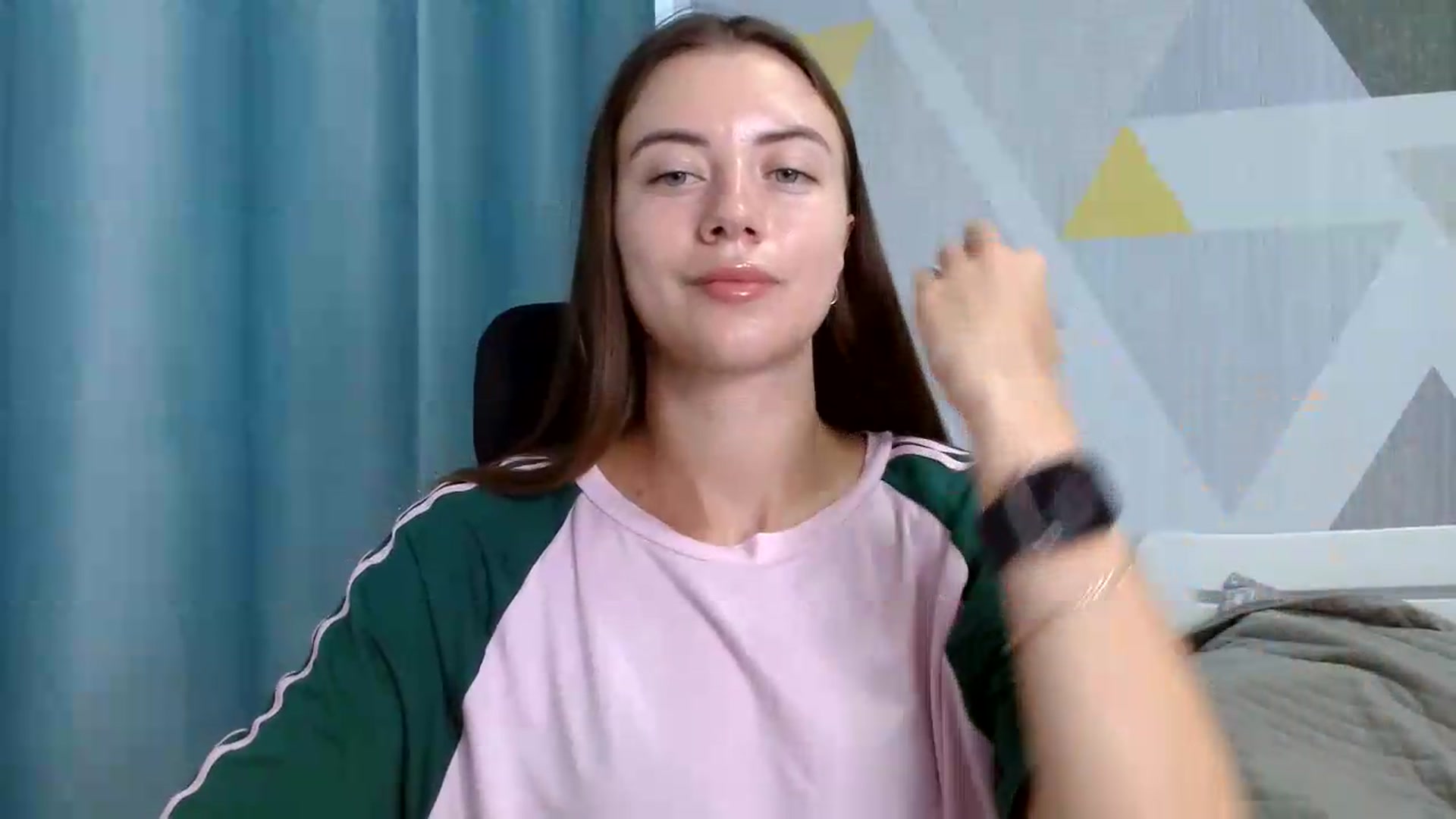 Gallery image thumbnail from Sulfate0's myfreecams stream on, 07/20/2026, 08:09 image 17 of 20