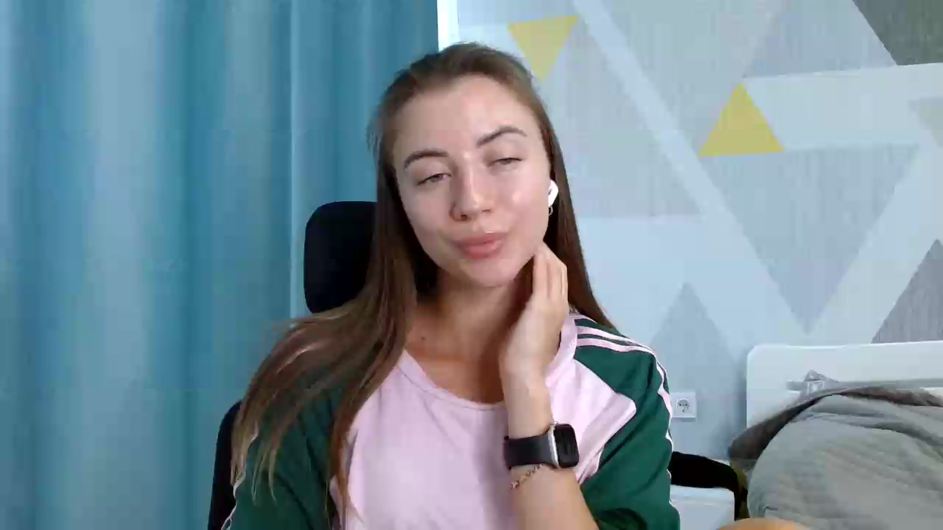 Gallery image thumbnail from Sulfate0's myfreecams stream on, 07/20/2026, 10:40 image 1 of 20
