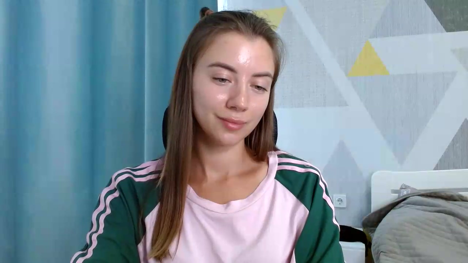 Gallery image thumbnail from Sulfate0's myfreecams stream on, 07/20/2026, 10:40 image 18 of 20