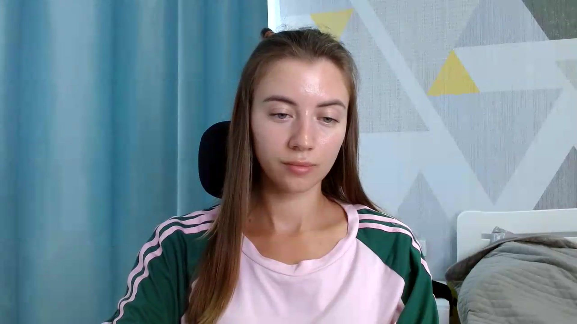 Gallery image thumbnail from Sulfate0's myfreecams stream on, 07/20/2026, 10:40 image 14 of 20