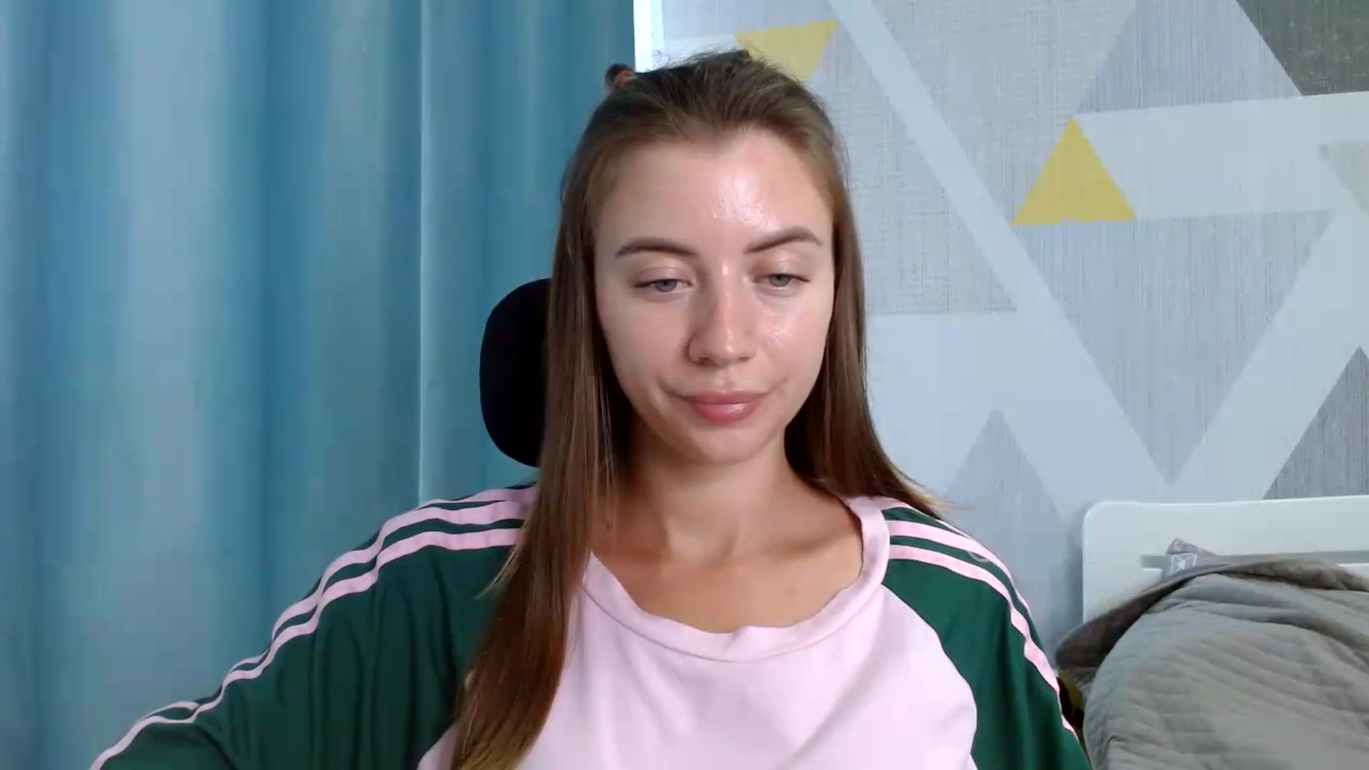 Gallery image thumbnail from Sulfate0's myfreecams stream on, 07/20/2026, 10:40 image 15 of 20