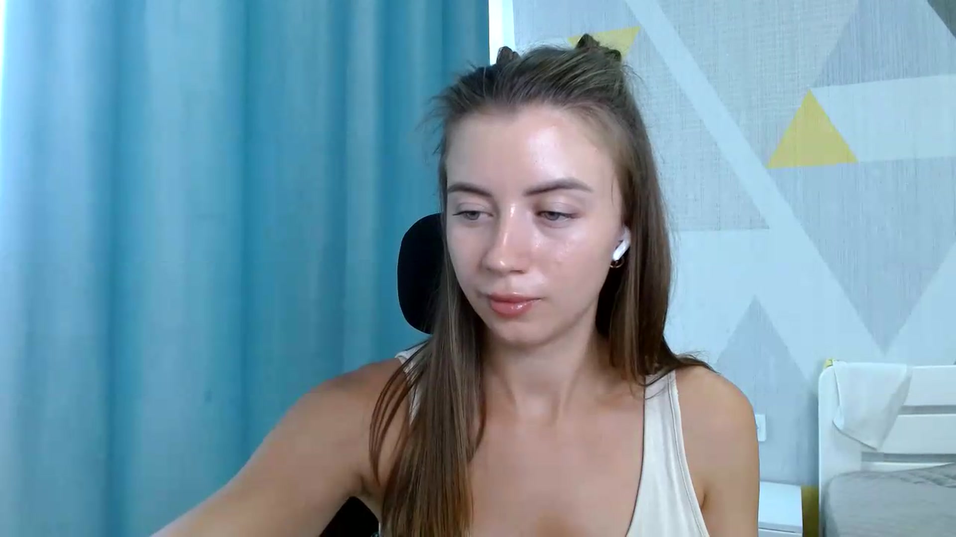 Gallery image thumbnail from Sulfate0's myfreecams stream on, 07/27/2026, 11:44 image 18 of 20