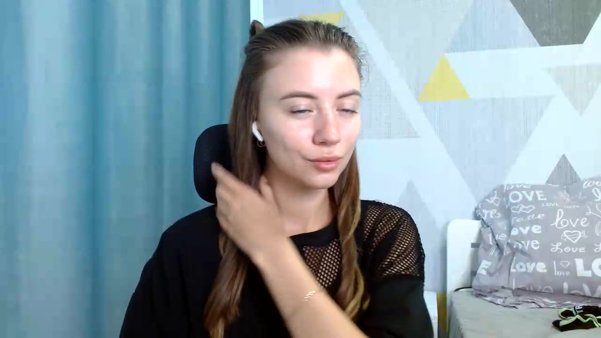 Gallery image thumbnail from Sulfate0's myfreecams stream on, 07/30/2026, 07:00 image 17 of 20