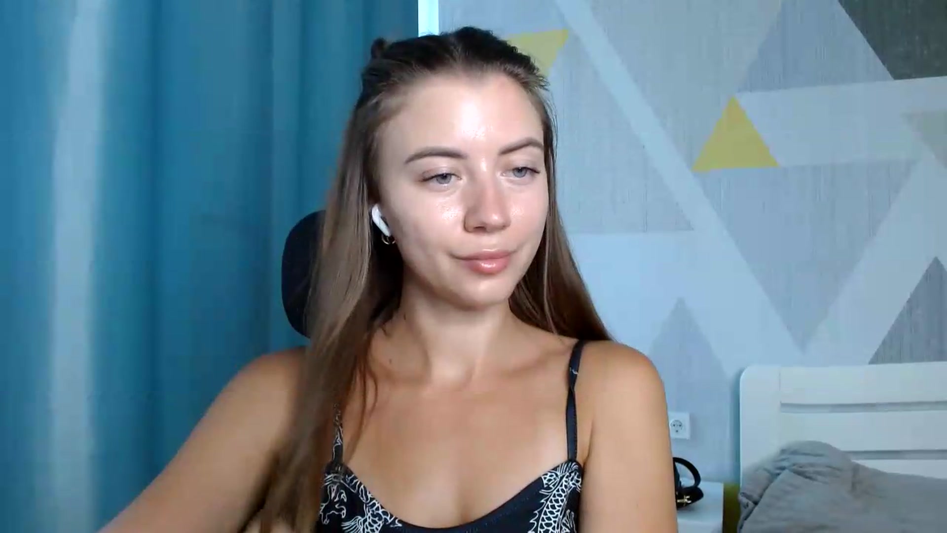 Gallery image thumbnail from Sulfate0's myfreecams stream on, 08/03/2026, 08:27 image 13 of 20