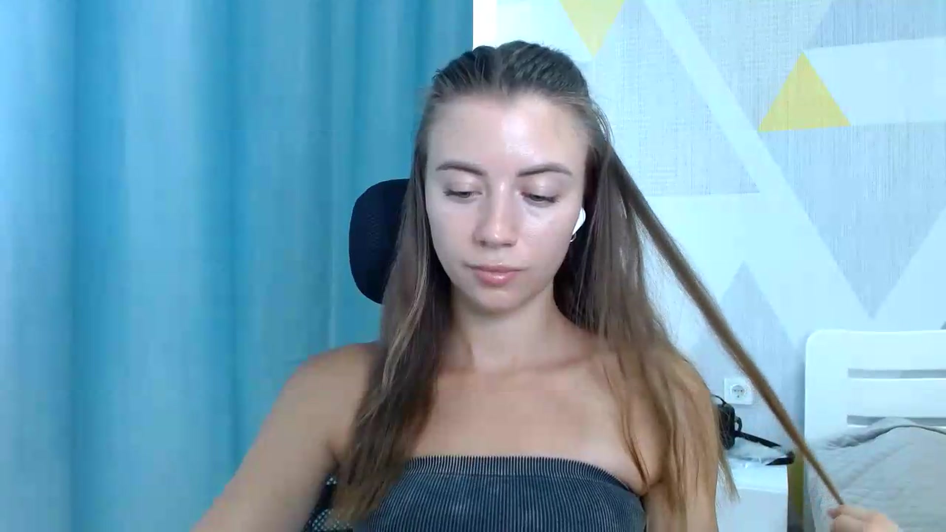 Gallery image thumbnail from Sulfate0's myfreecams stream on, 08/05/2026, 10:44 image 13 of 20