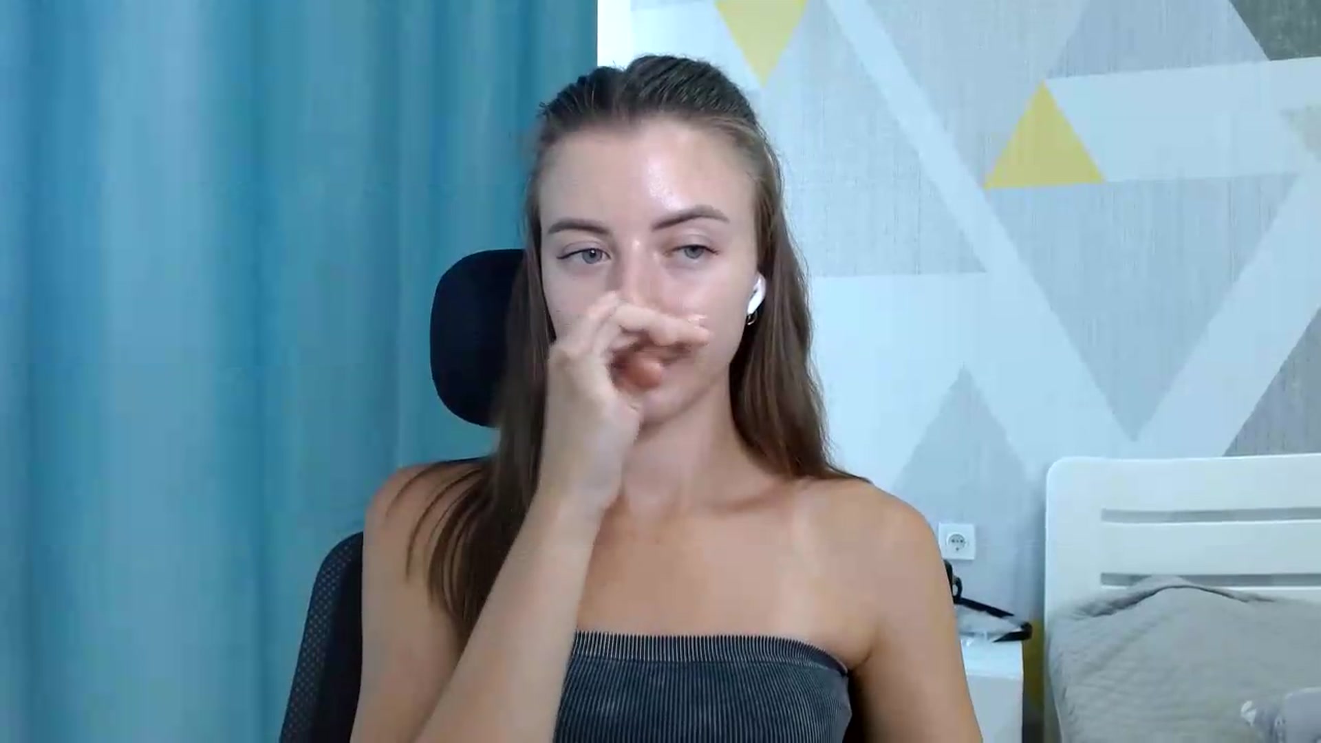 Gallery image thumbnail from Sulfate0's myfreecams stream on, 08/05/2026, 10:44 image 19 of 20