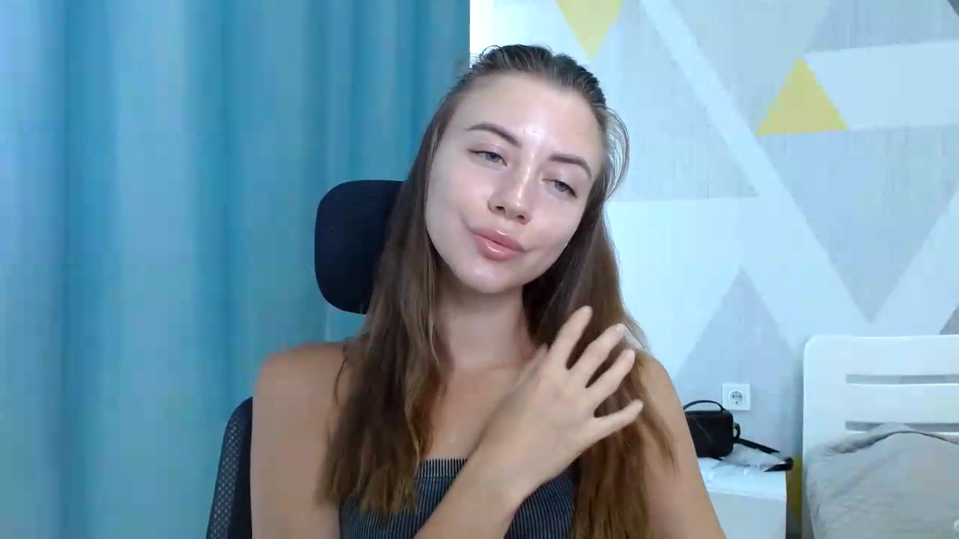 Gallery image thumbnail from Sulfate0's myfreecams stream on, 08/05/2026, 10:44 image 15 of 20