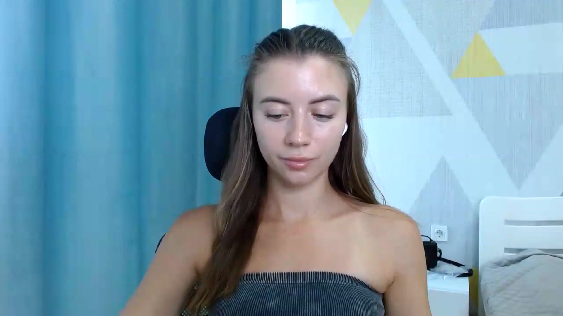 Gallery image thumbnail from Sulfate0's myfreecams stream on, 08/05/2026, 10:44 image 10 of 20