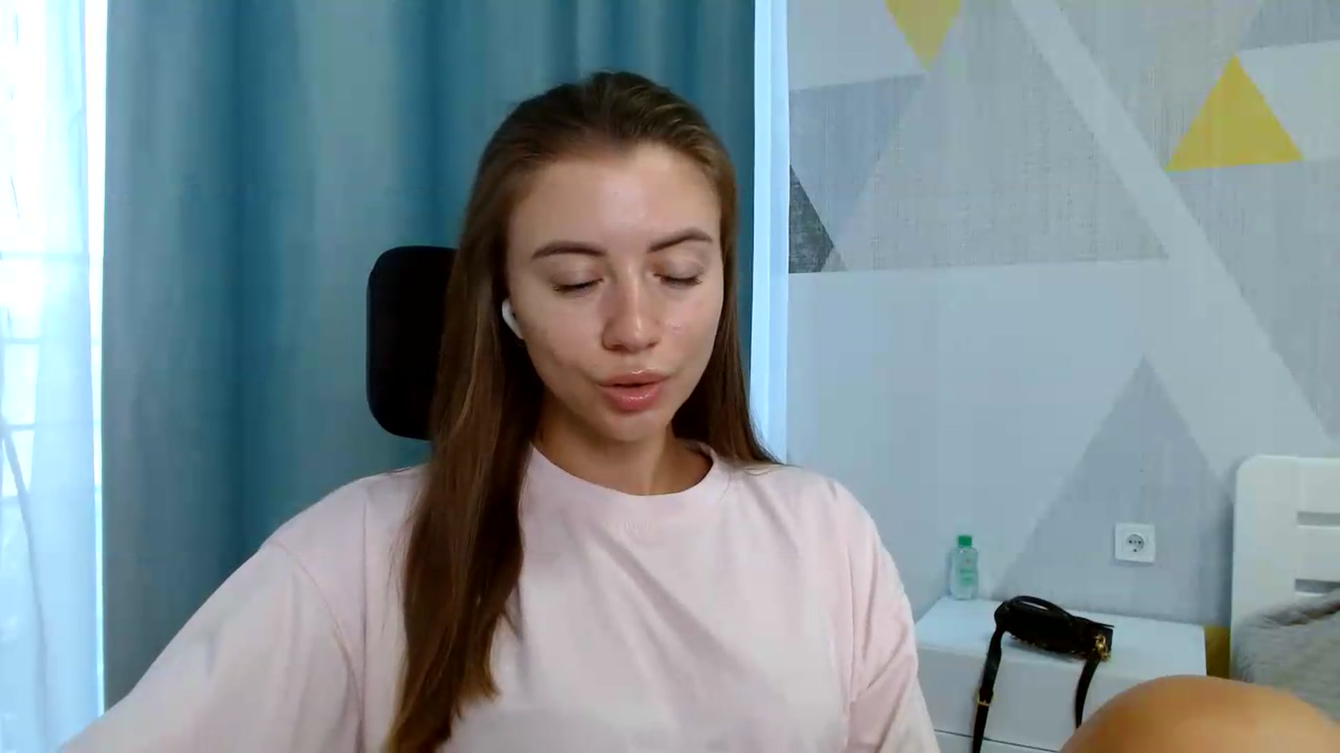 Gallery image thumbnail from Sulfate0's myfreecams stream on, 08/06/2026, 08:02 image 7 of 20