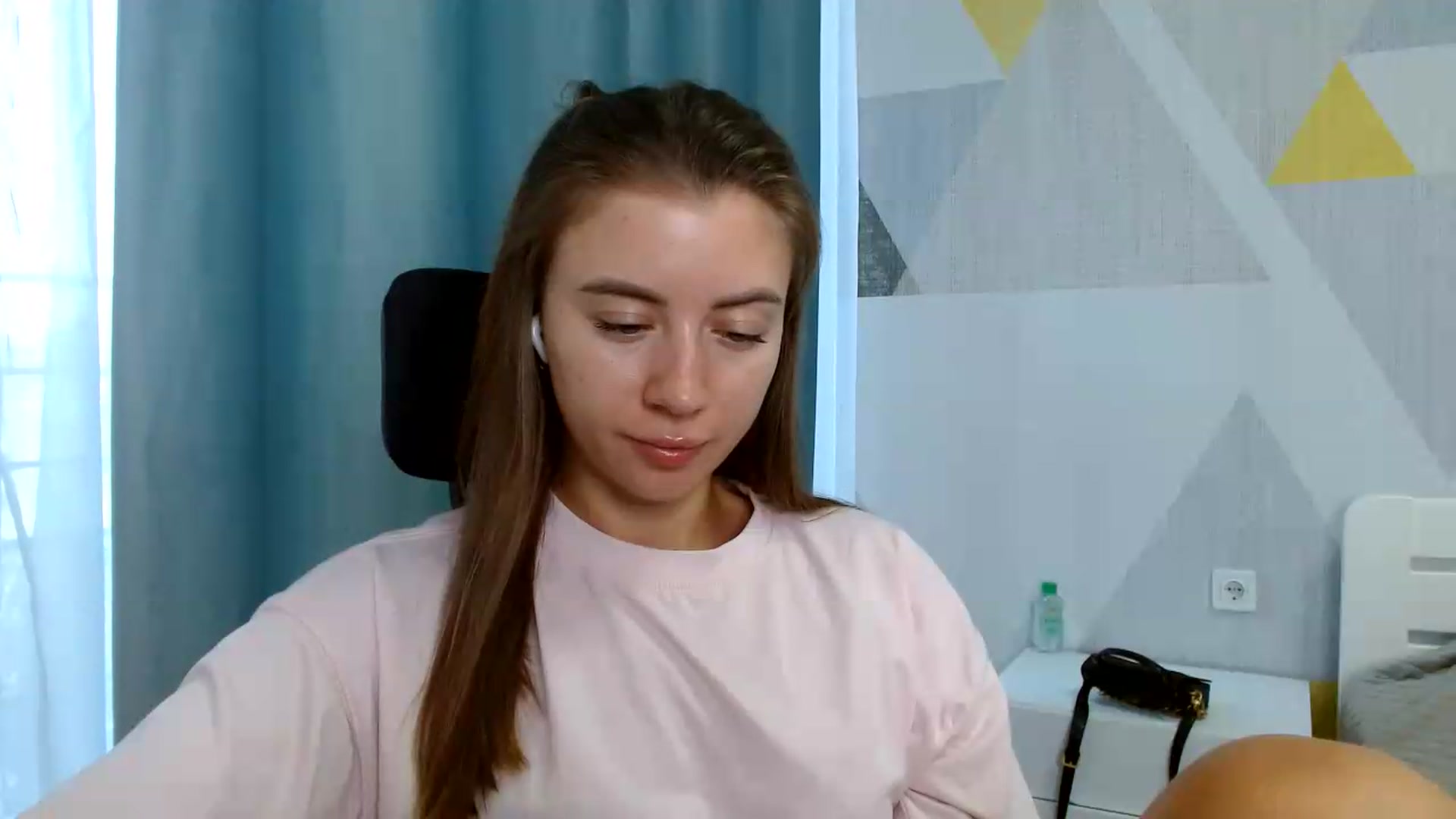 Gallery image thumbnail from Sulfate0's myfreecams stream on, 08/06/2026, 08:02 image 6 of 20