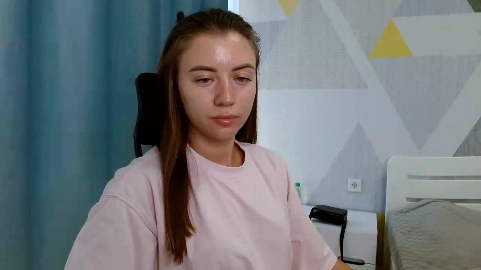 Gallery image thumbnail from Sulfate0's myfreecams stream on, 08/06/2026, 10:46 image 17 of 20