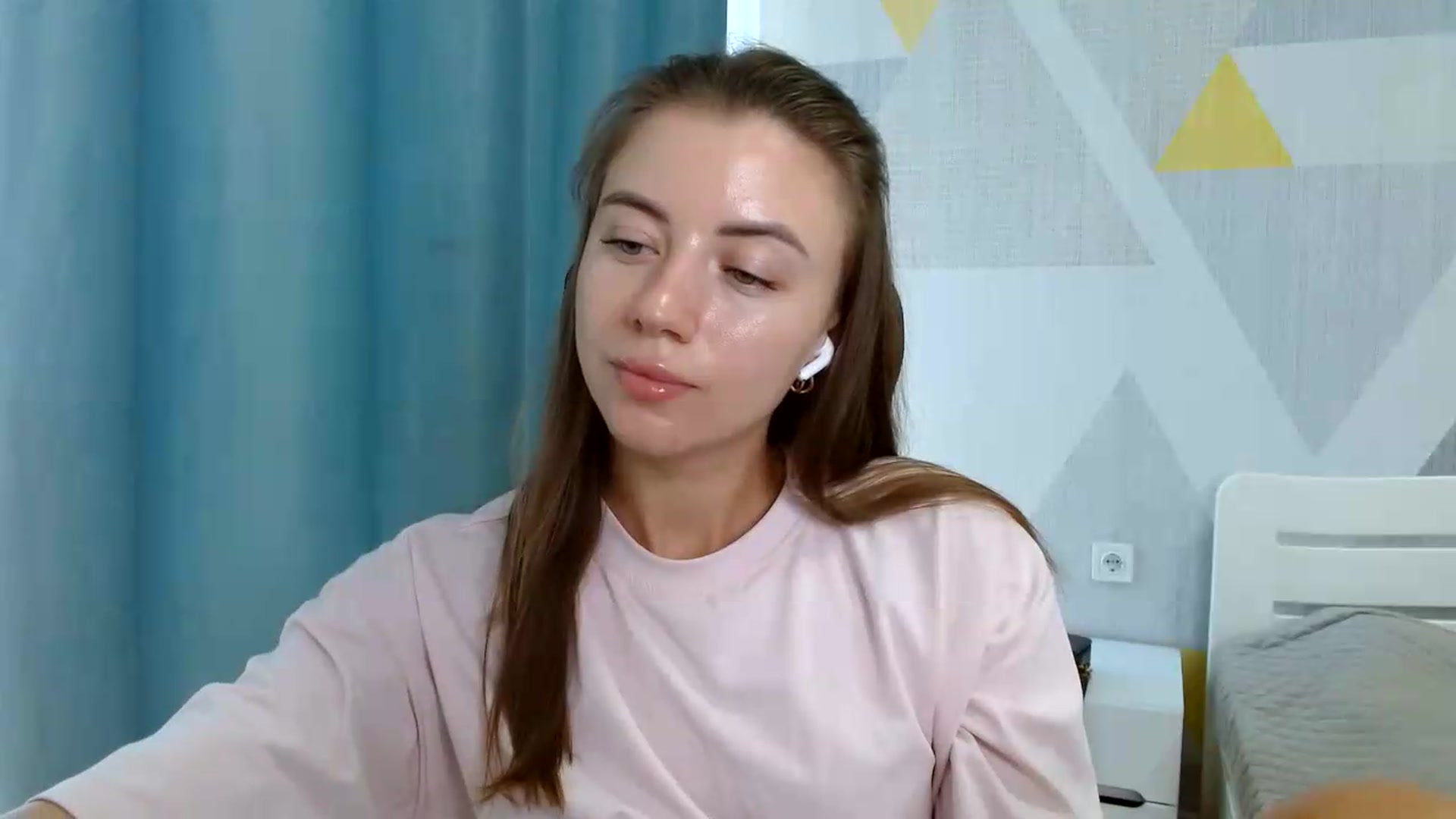 Gallery image thumbnail from Sulfate0's myfreecams stream on, 08/06/2026, 10:46 image 15 of 20