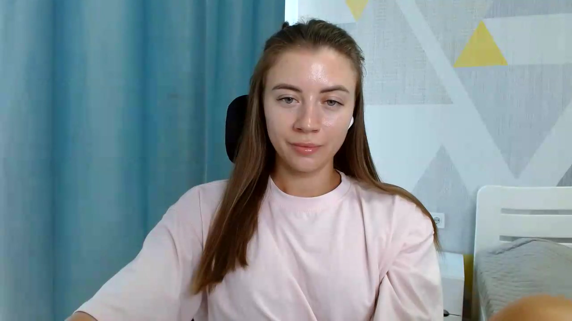 Gallery image thumbnail from Sulfate0's myfreecams stream on, 08/06/2026, 10:46 image 13 of 20