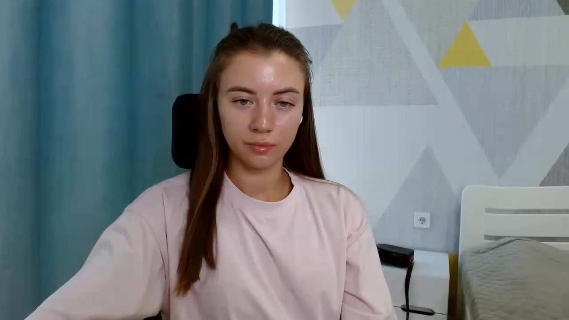 Gallery image thumbnail from Sulfate0's myfreecams stream on, 08/06/2026, 10:46 image 18 of 20