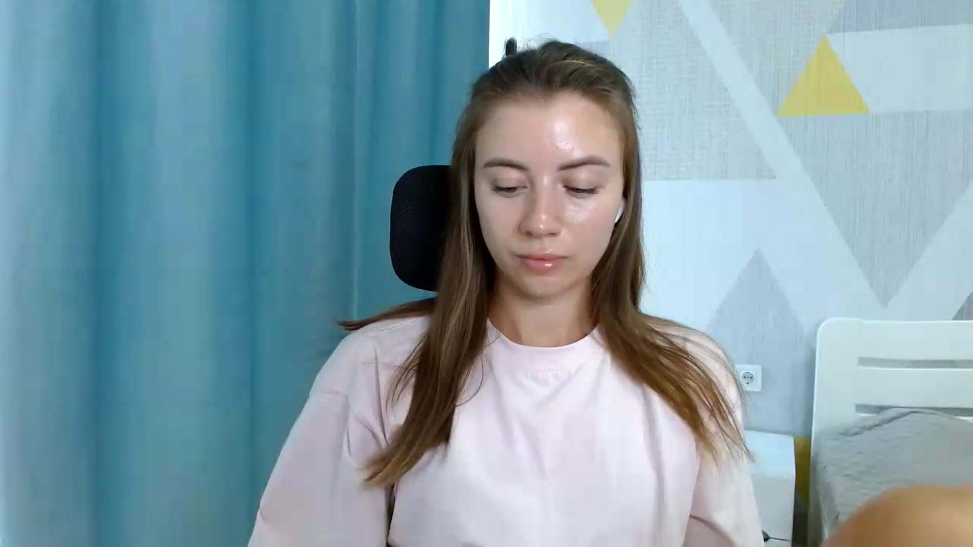 Gallery image thumbnail from Sulfate0's myfreecams stream on, 08/06/2026, 10:46 image 3 of 20