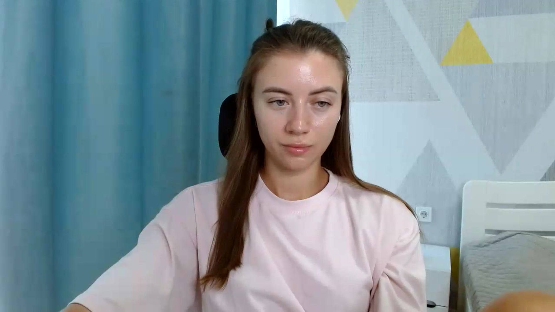 Gallery image thumbnail from Sulfate0's myfreecams stream on, 08/06/2026, 10:46 image 14 of 20
